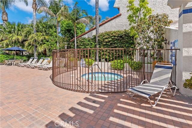 Woodland Hills, CA 91367,22277 1/2 Erwin ST