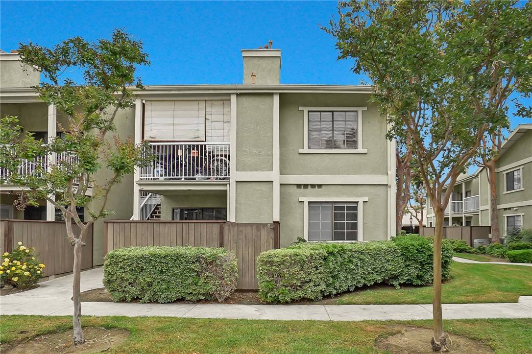 Tustin, CA 92780,1121 Packers CIR 57