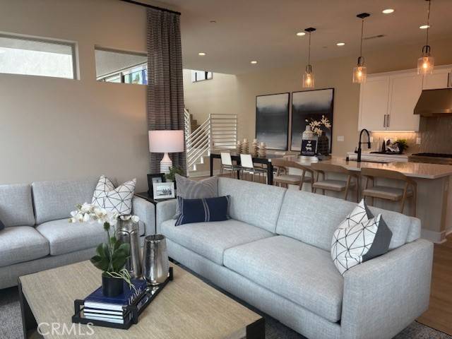 Valencia, CA 91381,27525 Mosswood PL