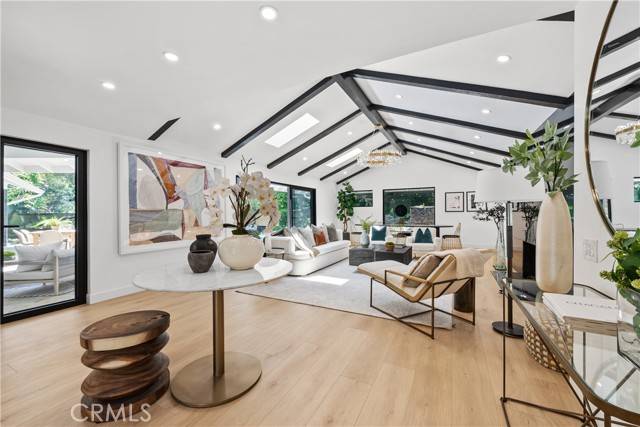 La Canada Flintridge, CA 91011,3985 Hampstead RD
