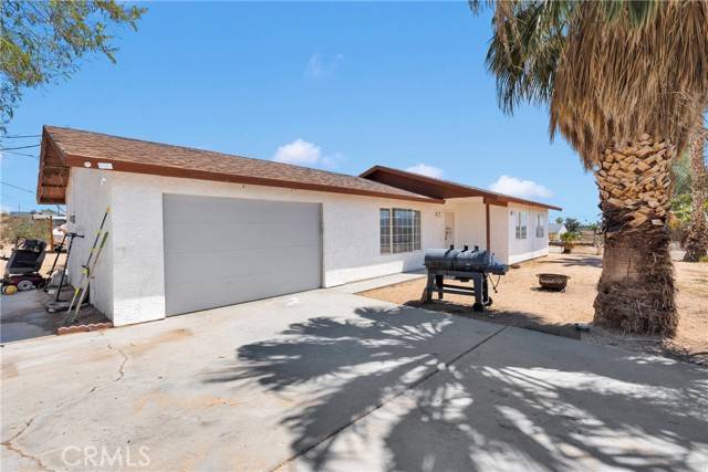 Twentynine Palms, CA 92277,71854 El Paseo DR