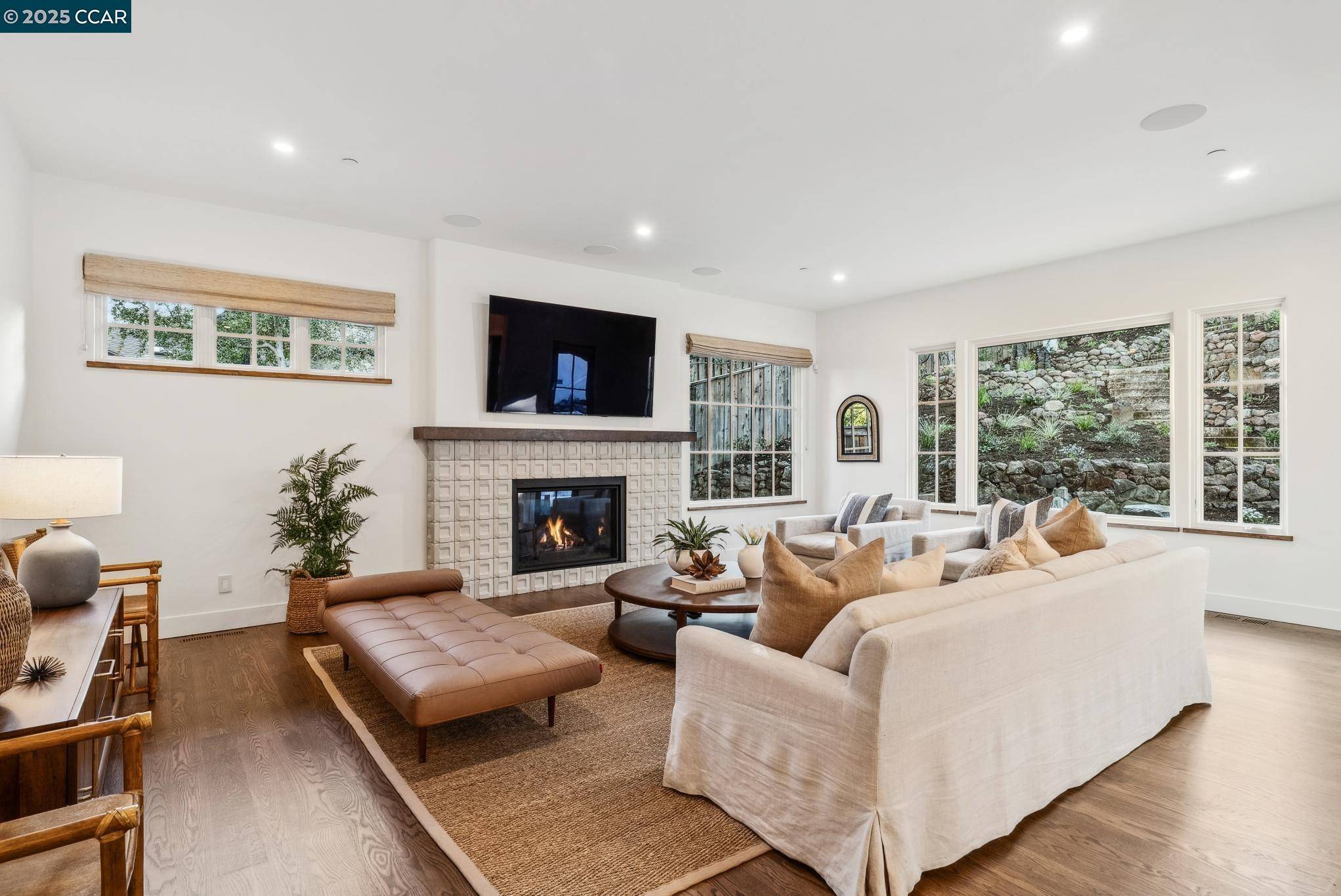 Lafayette, CA 94549,1121 RAHARA DR