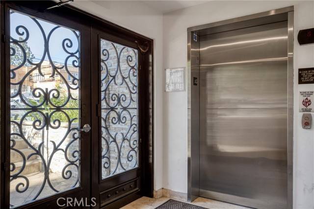 Studio City, CA 91406,12916 MOORPARK ST 204