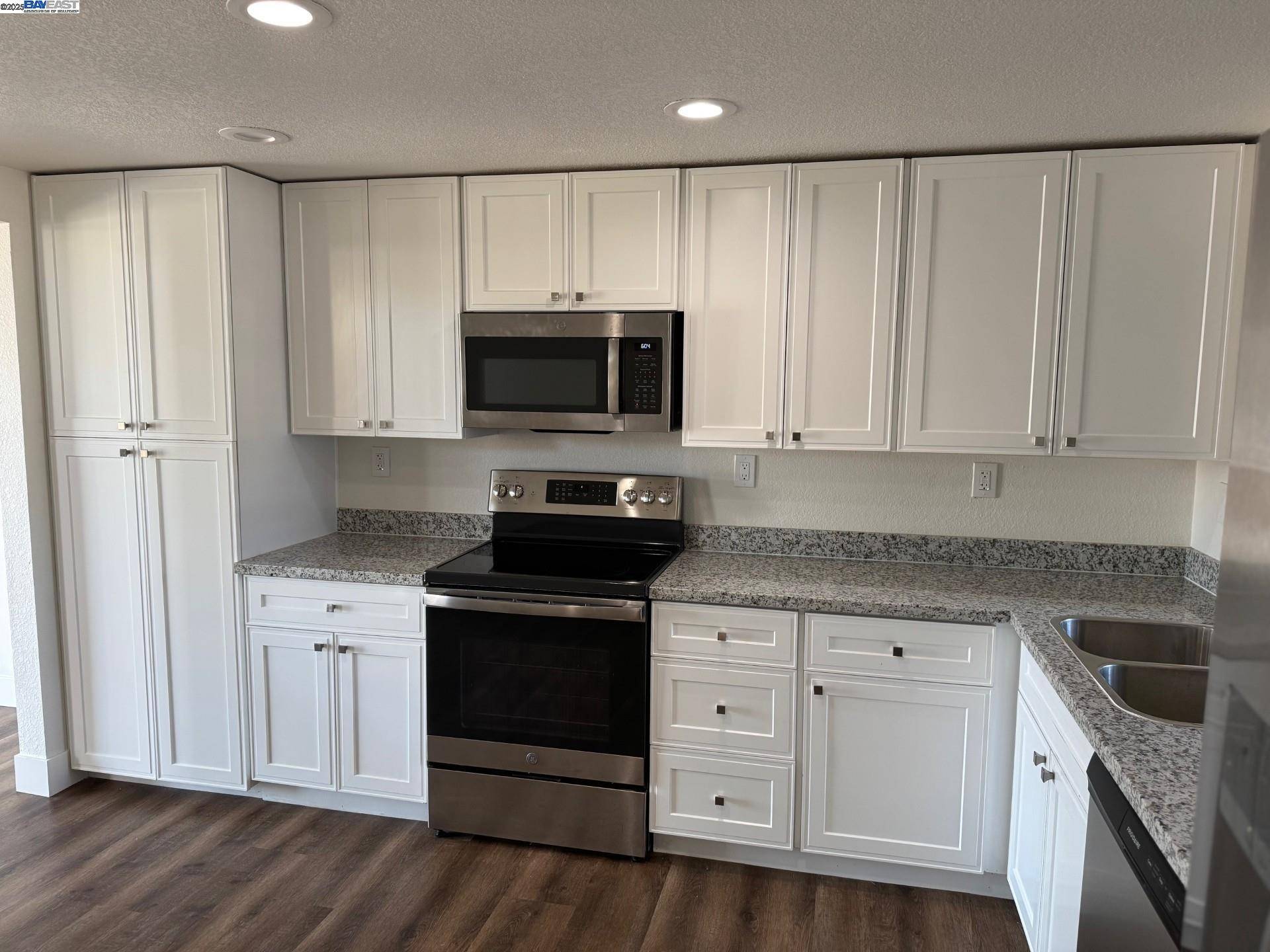 Pittsburg, CA 94565-2001,118 Pelican LOOP