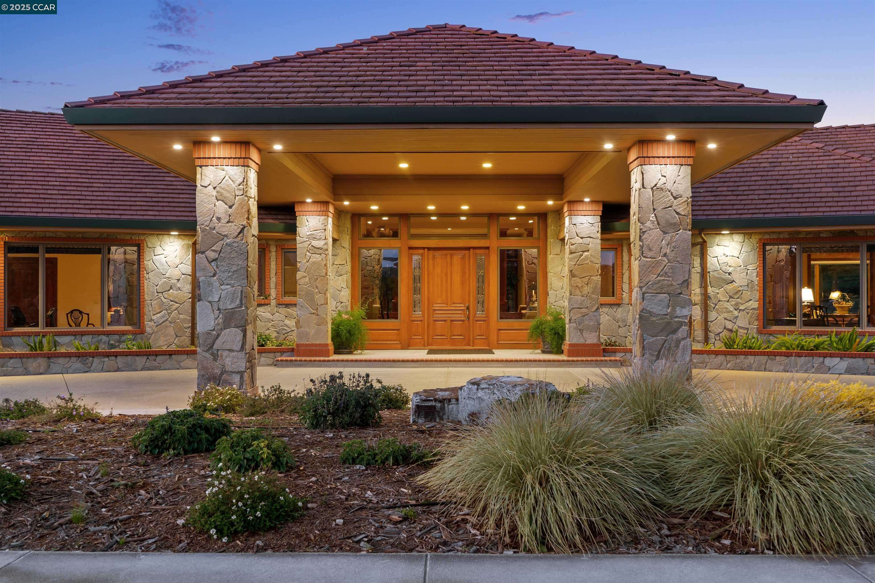 Danville, CA 94588,5885 Bruce DR
