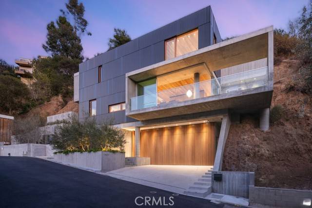 Altadena, CA 91001,2879 Stonehill DR