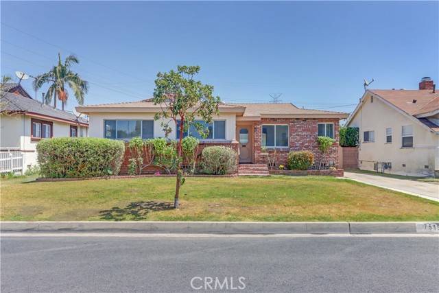Downey, CA 90240,7515 Glencliff DR