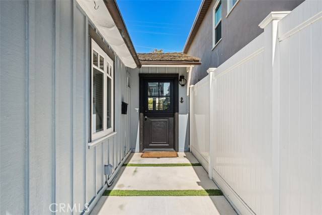 Newport Beach, CA 92662,202 Onyx AVE