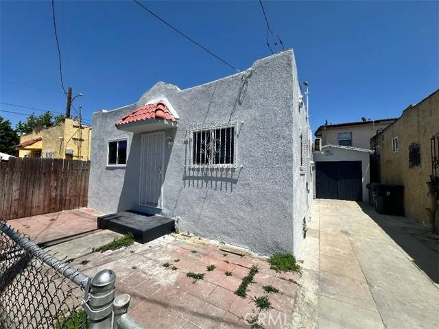 Los Angeles, CA 90001,7822 Bell AVE