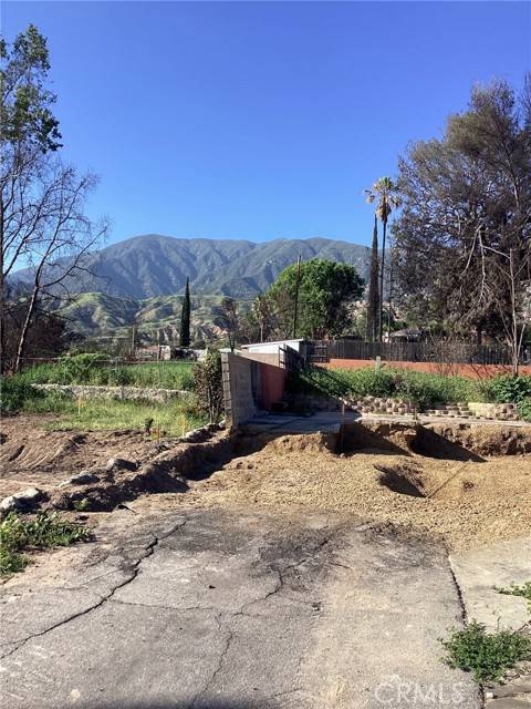 Altadena, CA 91001,305 W Las Flores DR