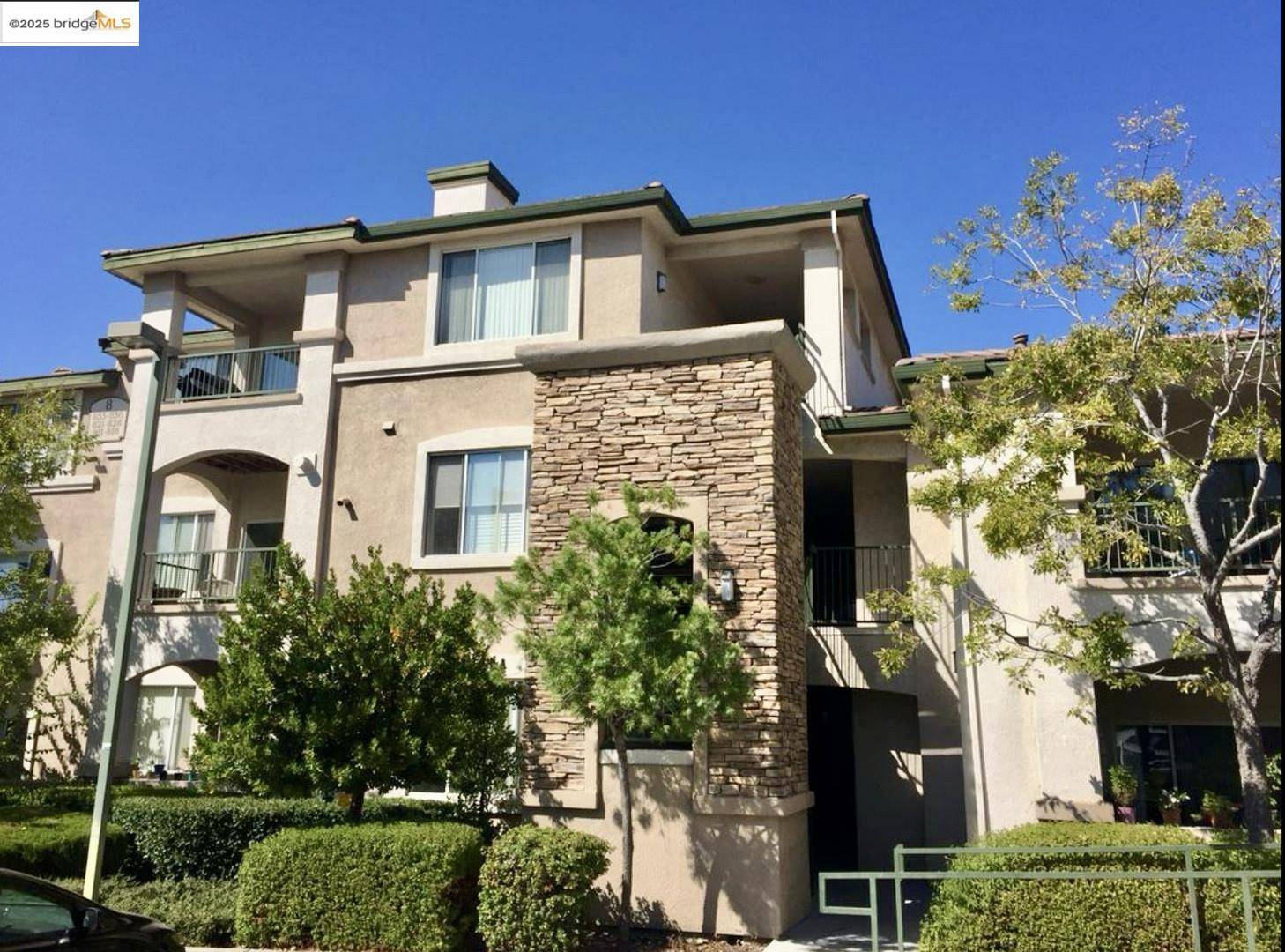 Roseville, CA 95678,701 Gibson DR #828