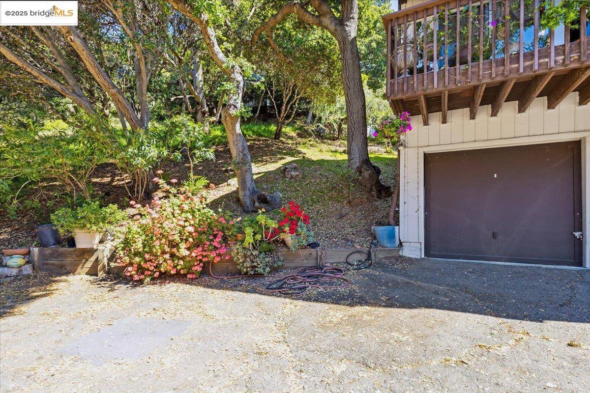 Oakland, CA 94605,7400 Mountain Blvd 11
