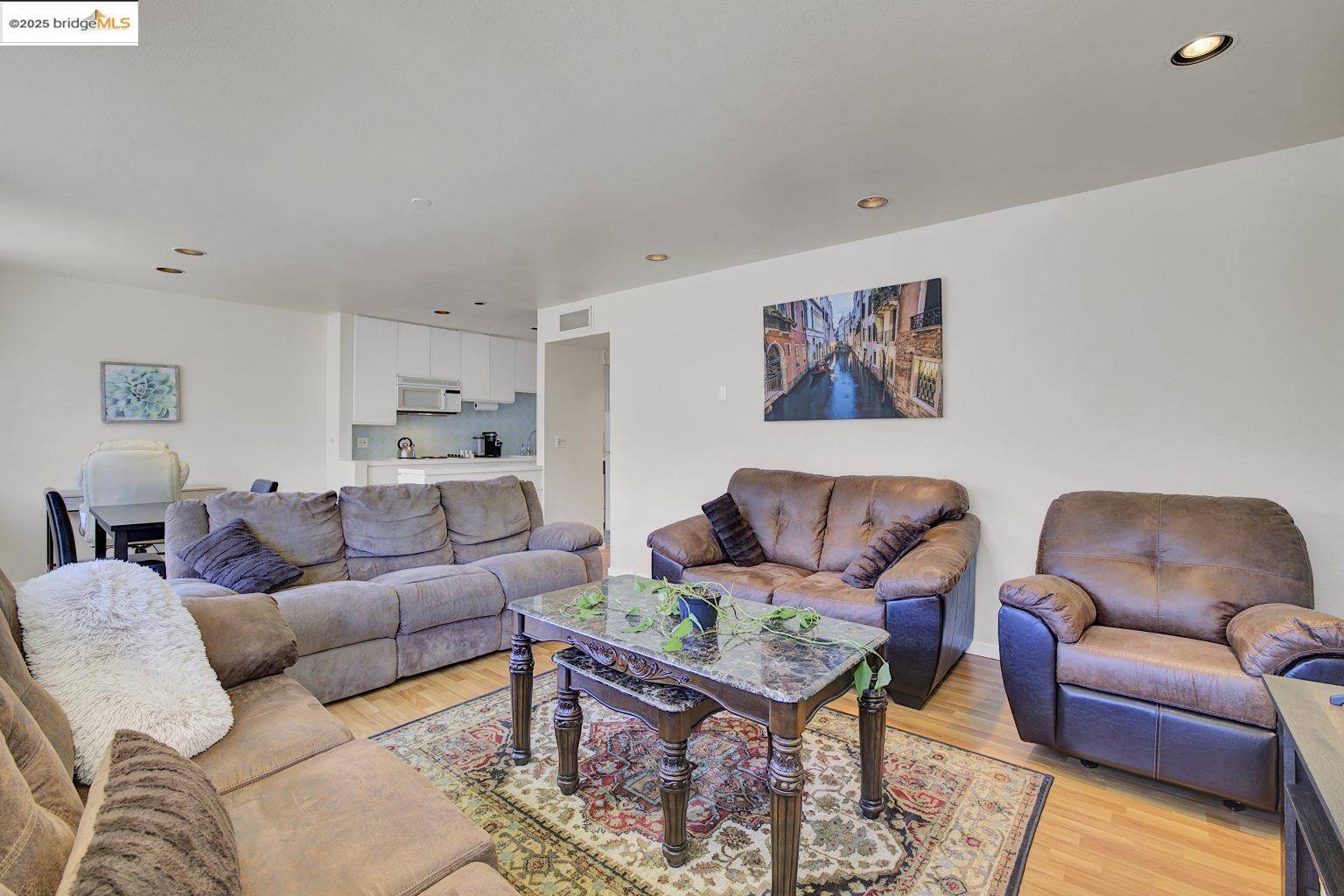 Tiburon, CA 94920,14 Janet Way 151