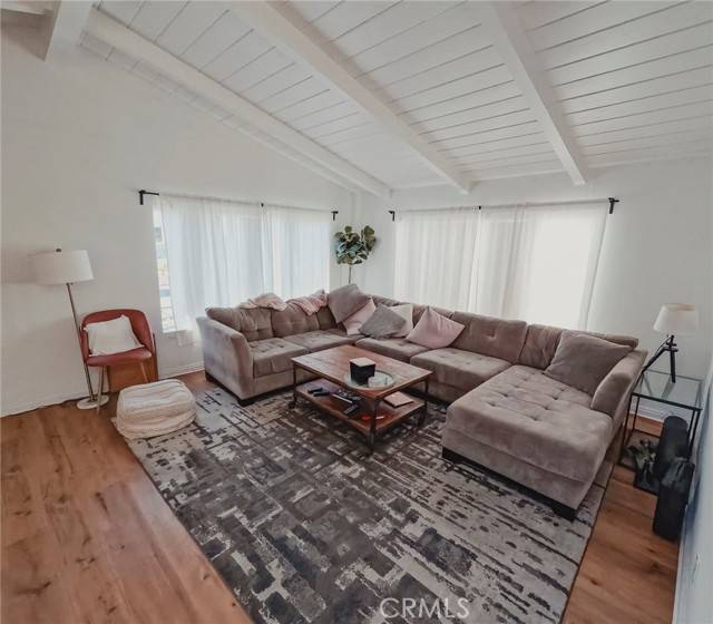 Corona Del Mar, CA 92625,516 Iris AVE