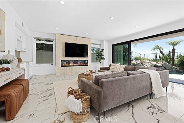 Laguna Niguel, CA 92677,28 Brownsbury RD
