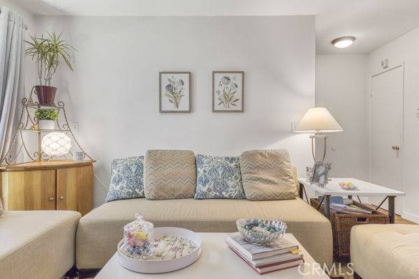Van Nuys, CA 91405,15155 Sherman WAY 14