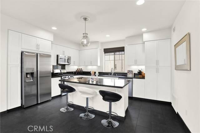 Rancho Mission Viejo, CA 92694,7 Abarrota ST