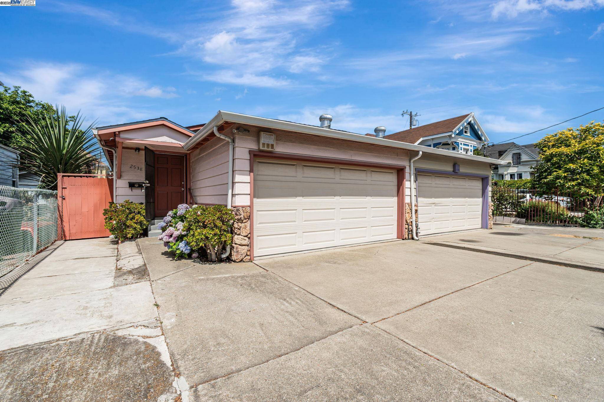 Oakland, CA 94601,2538 E 16Th St
