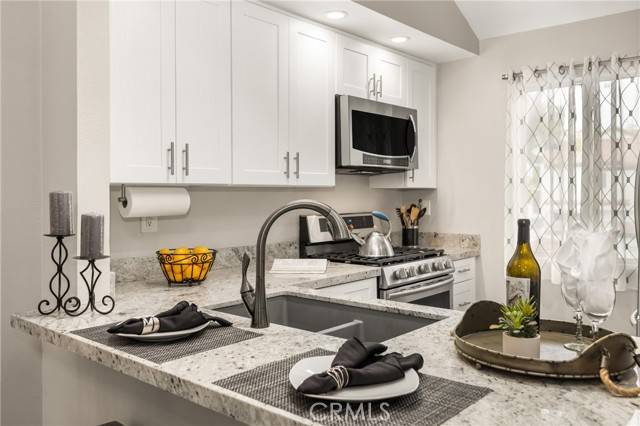 Rancho Santa Margarita, CA 92688,34 Dianthus