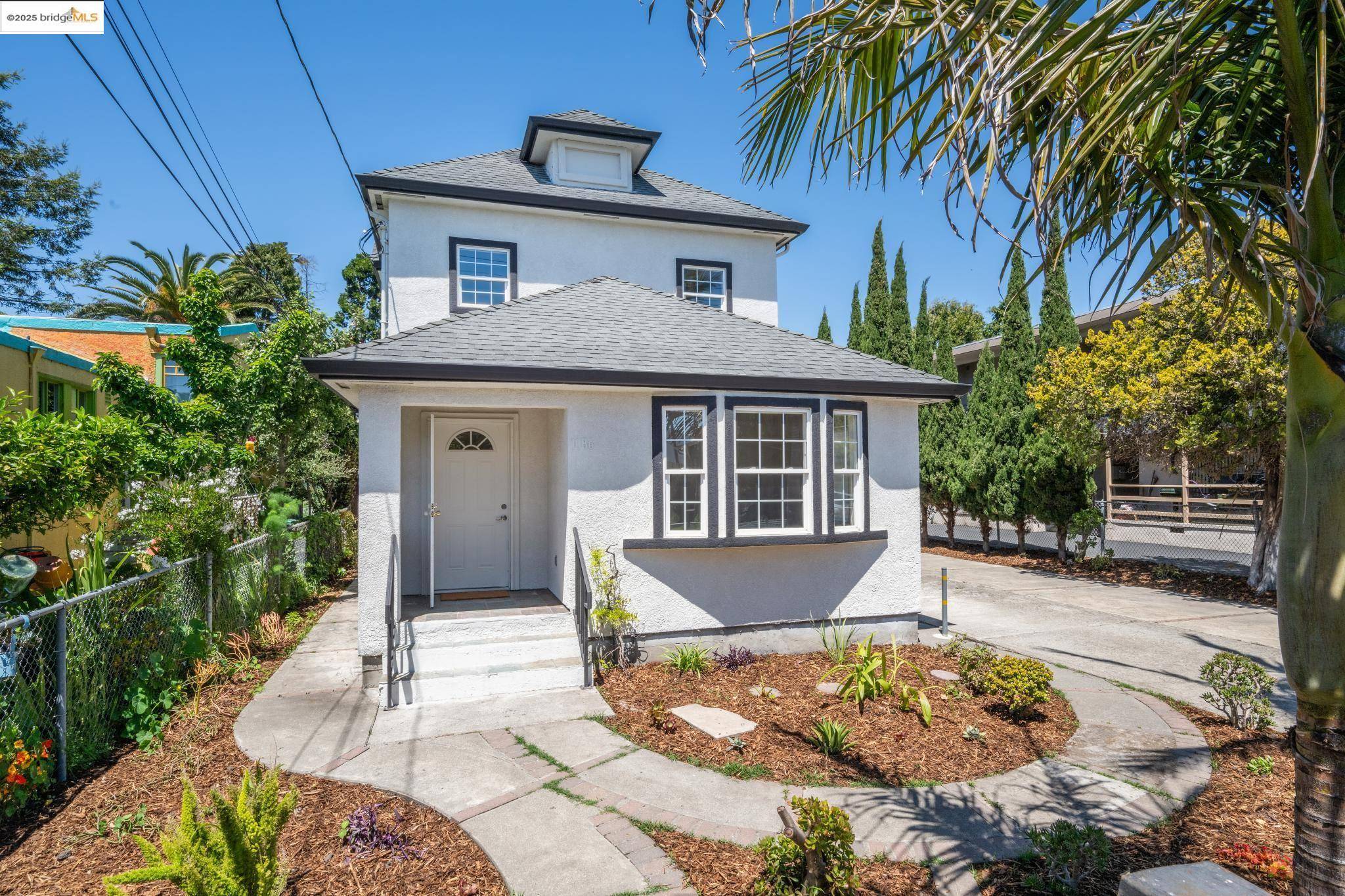 Oakland, CA 94608,1086 61st St