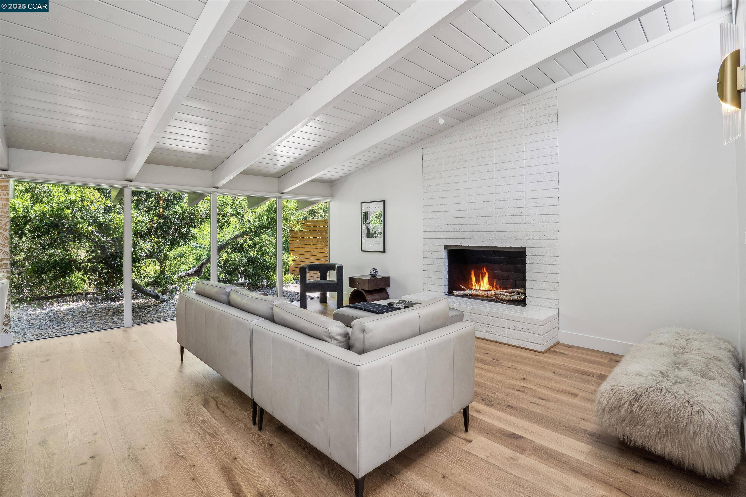 Orinda, CA 94549,18 Lavenida Dr
