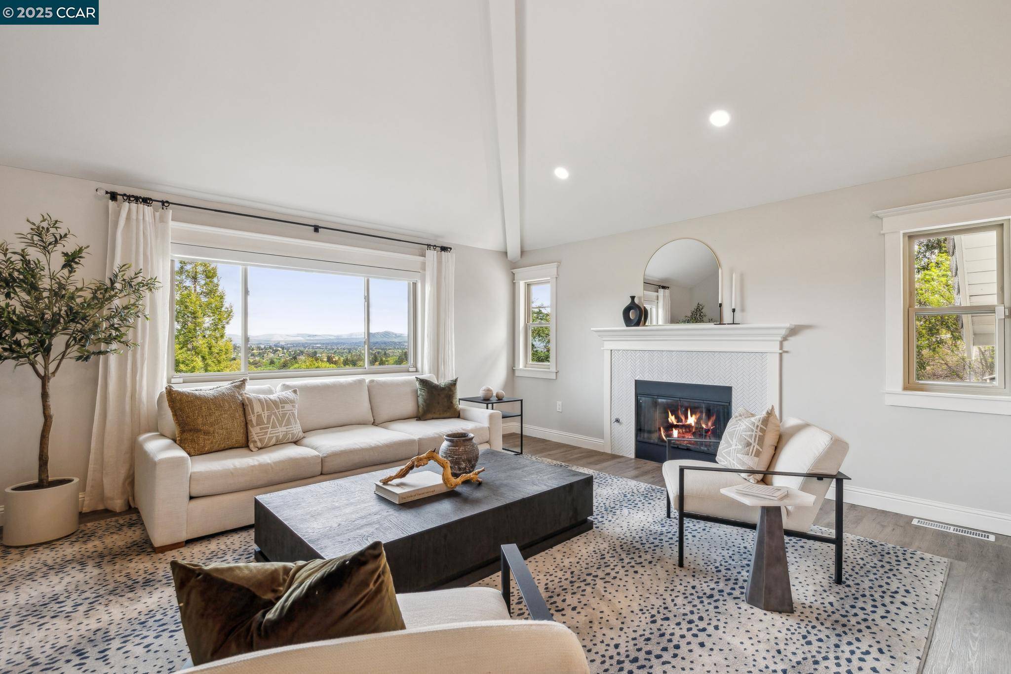 Lafayette, CA 94549-1734,1019 Silverhill DR