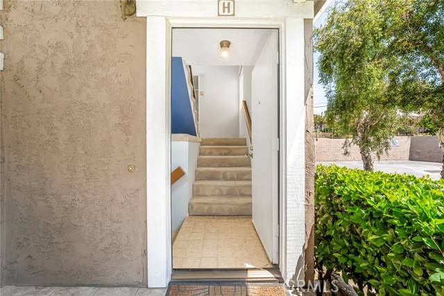 La Habra, CA 90631,917 W Imperial 64