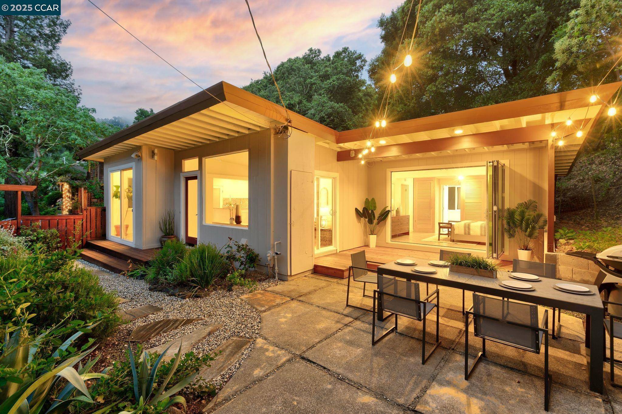 Orinda, CA 94563,327 El Toyonal