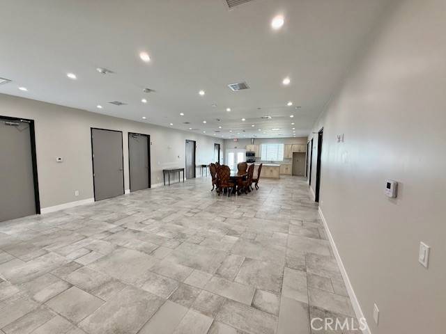 North Hollywood, CA 91605,6940 longridge AVE