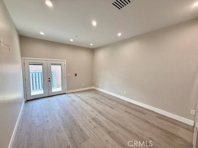 North Hollywood, CA 91605,6940 longridge AVE