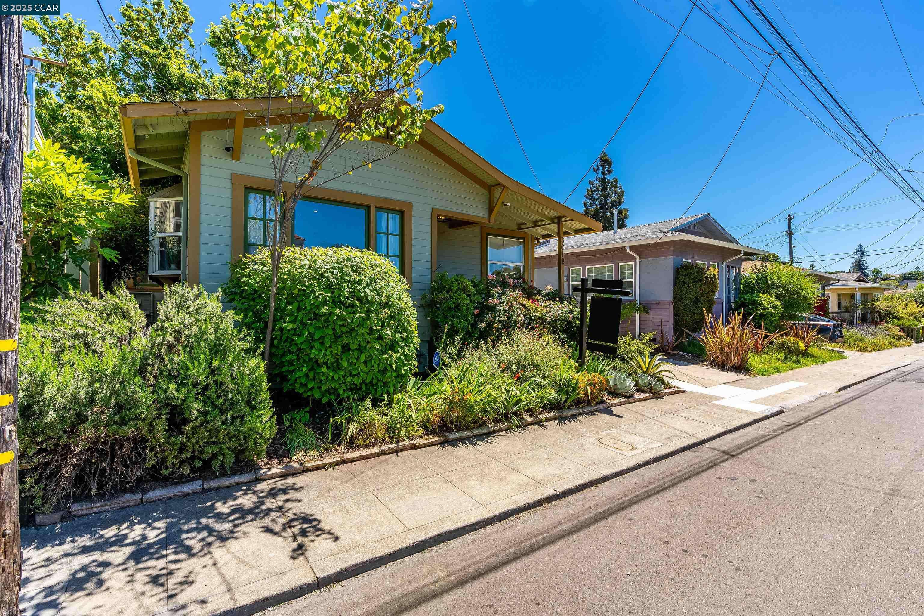 Oakland, CA 94619,3018 Courtland Ave