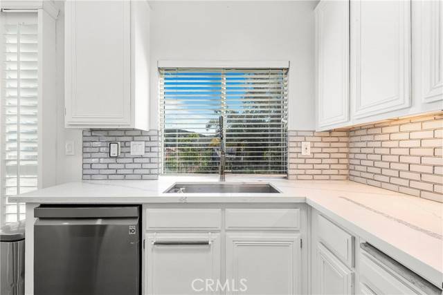 Saugus, CA 91350,20220 Arthur CT
