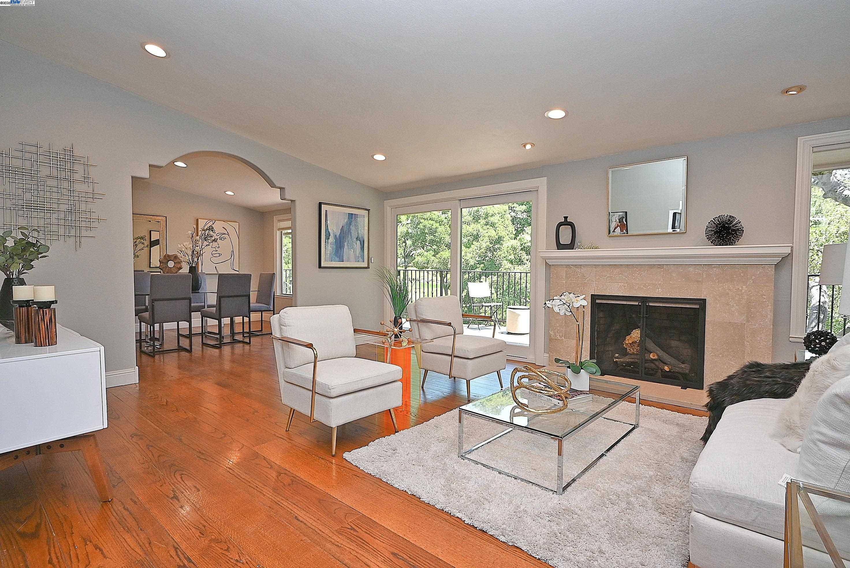 Orinda, CA 94563-1950,38 Saint Stephens Dr.