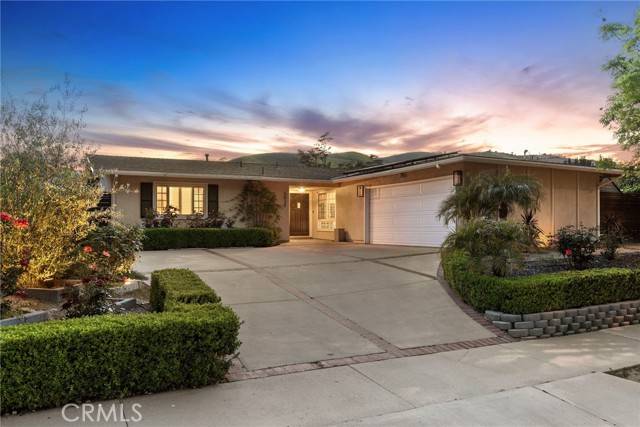 Calabasas, CA 91302,5839 Parkmor RD