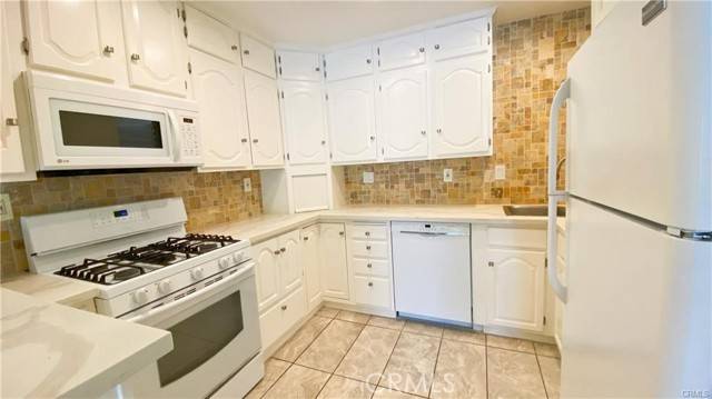 Culver City, CA 90230,5901 Canterbury DR 11