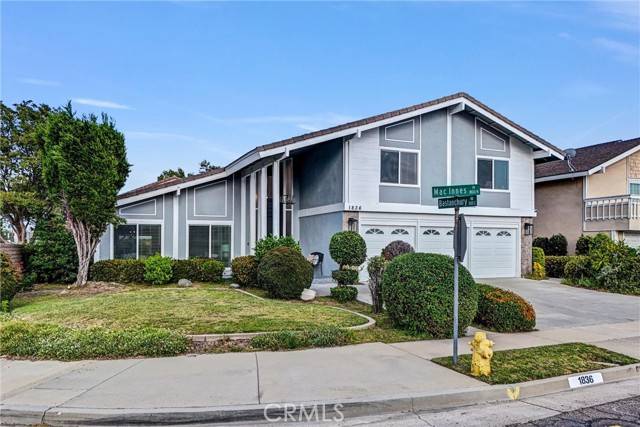 Placentia, CA 92870,1836 Macinnes PL