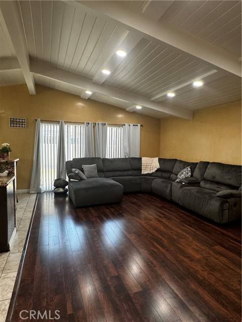 San Fernando, CA 91340,12968 Vaughn ST