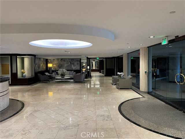 Beverly Hills, CA 90211,200 N Swall DR L252