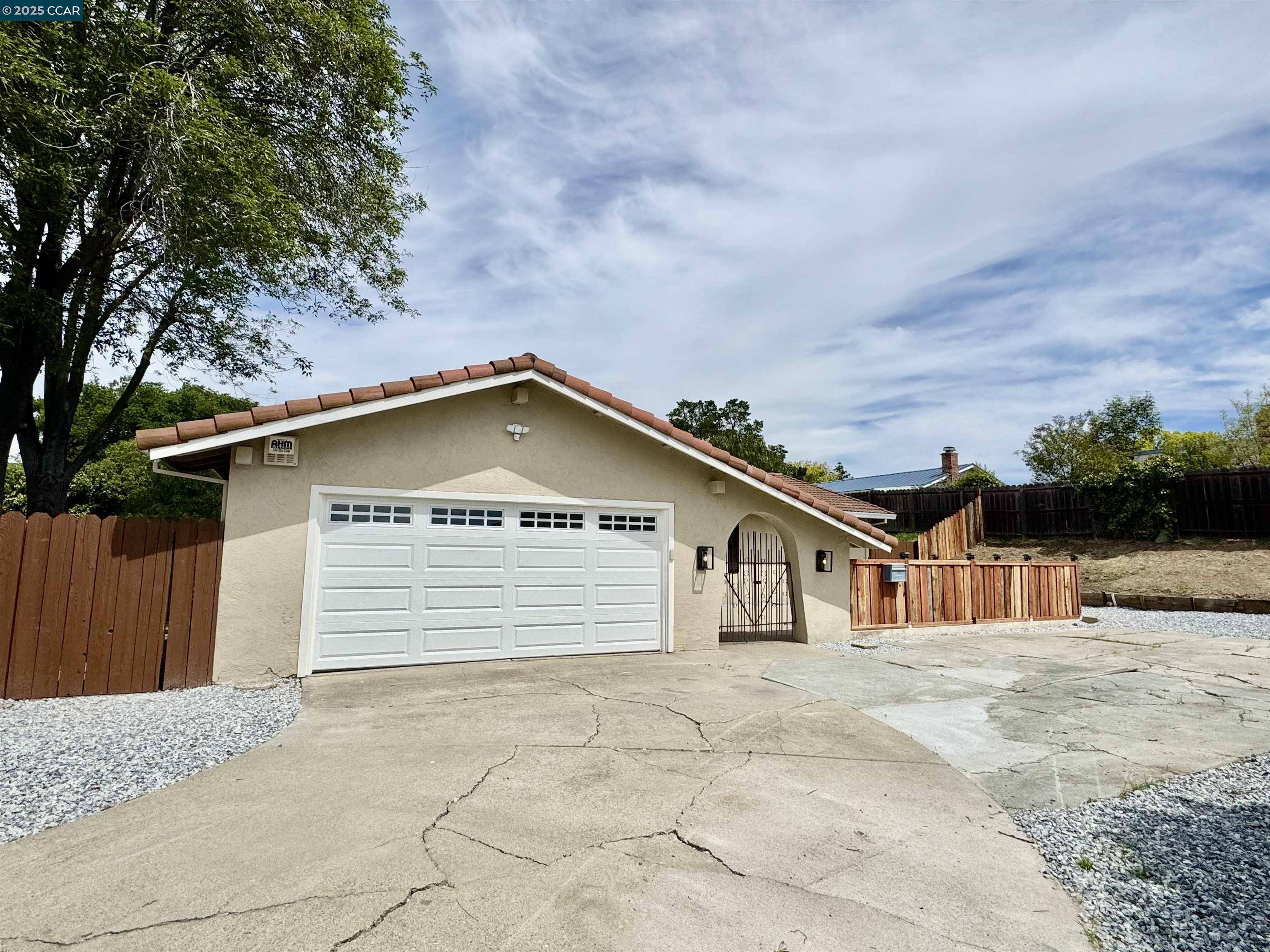 Martinez, CA 94553,124 Fuschia Ct