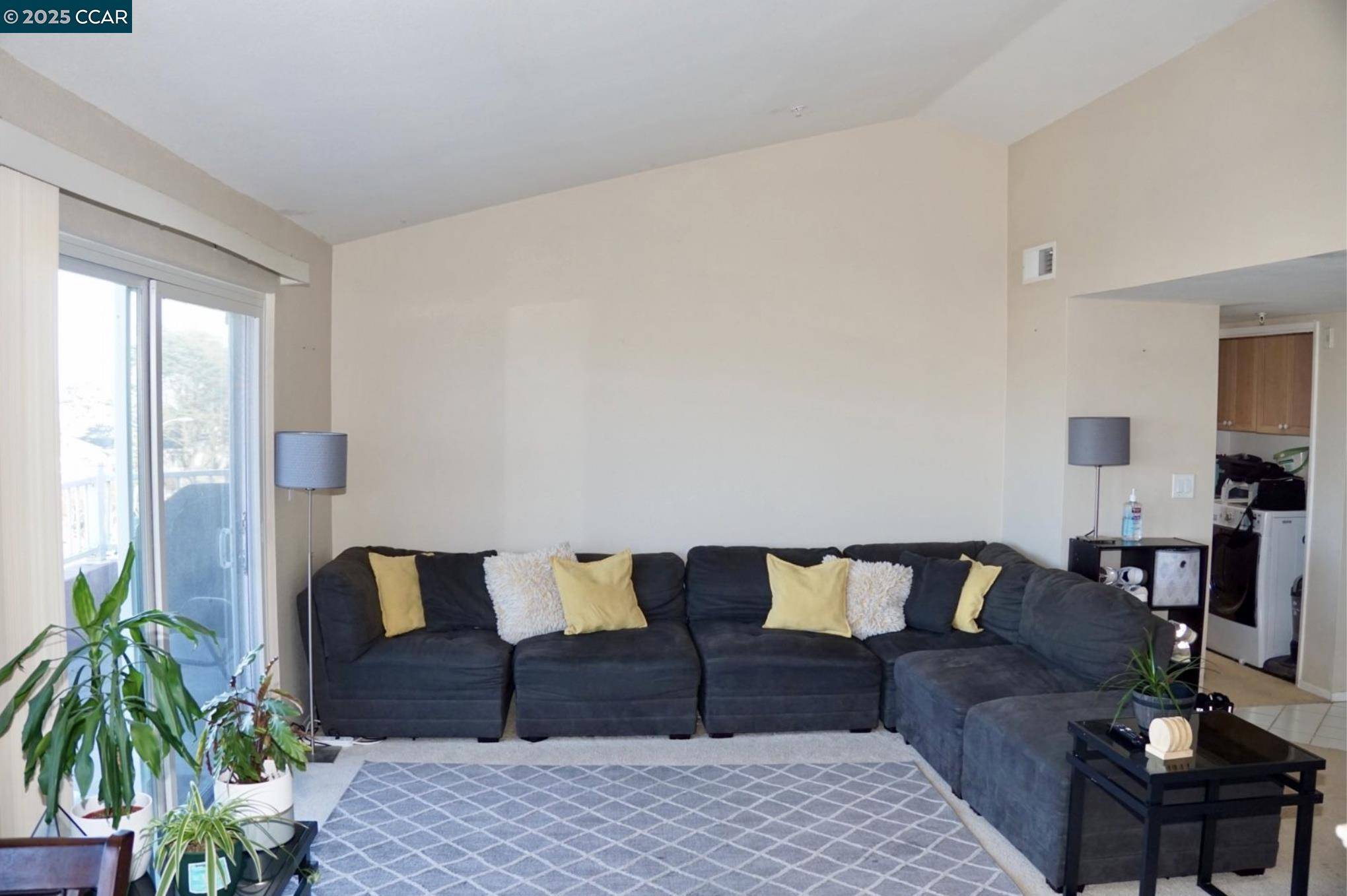 South San, CA 94080,3885 Carter Dr 307