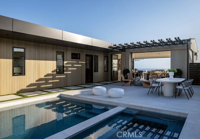 Corona Del Mar, CA 92625,1233 Outrigger DR