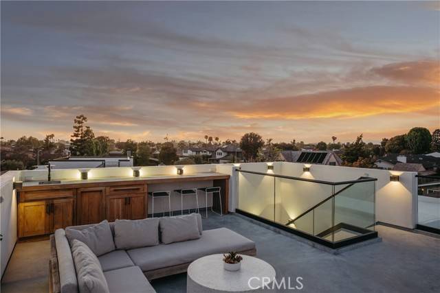Newport Beach, CA 92660,1235 Santiago DR