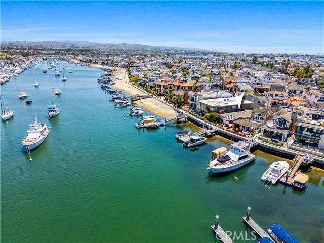 Newport Beach, CA 92662,129 N Bay Front
