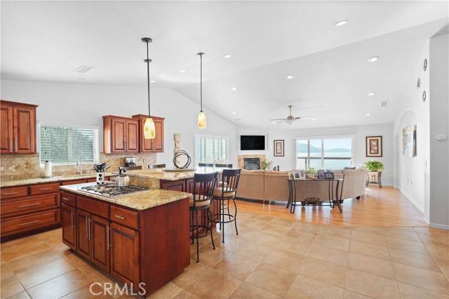 Clearlake, CA 95422,2921 Crestview DR