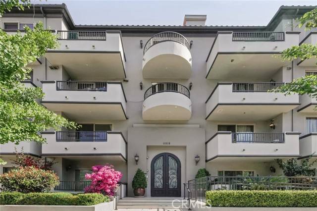 Toluca Lake, CA 91602,11218 Camarillo ST 305