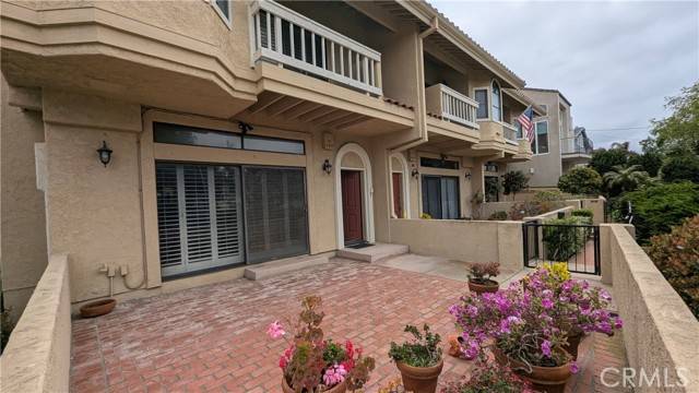 Redondo Beach, CA 90277,100 S Lucia AVE 1