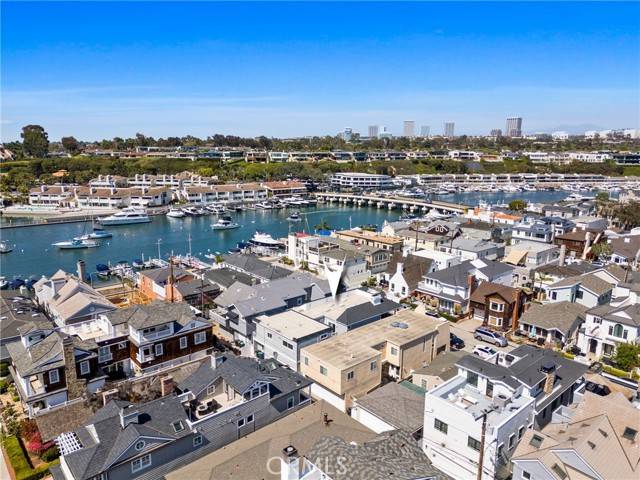 Newport Beach, CA 92662,327 Amethyst AVE