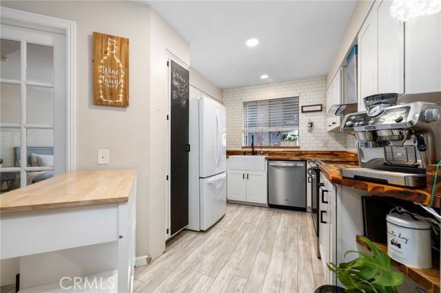 Wilmington, CA 90744,25339 Pine Creek LN