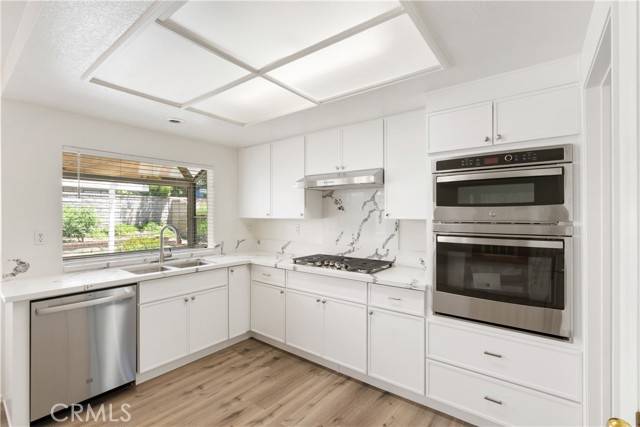 Saugus, CA 91350,21965 Jeffers LN