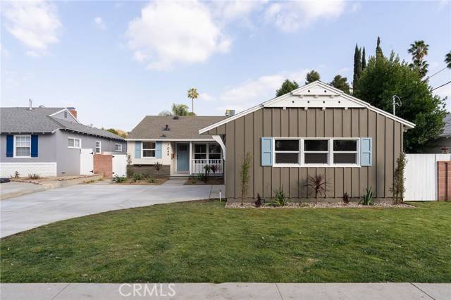 Lake Balboa, CA 91406,7048 Mclennan AVE